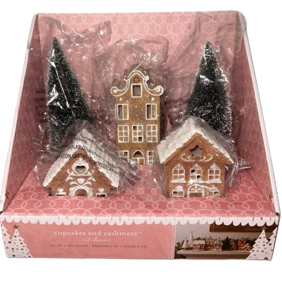 Cupcakes & Cashmere 5pc LED Gingerbread Christmas Village Set - Picture 3 of 4